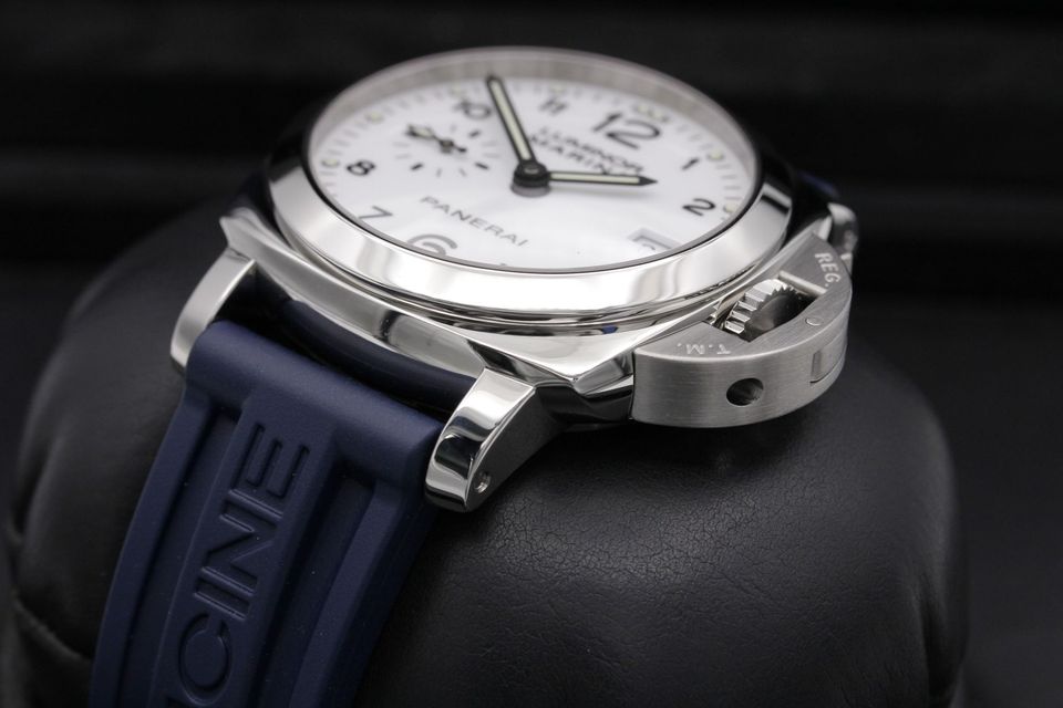 Panerai Luminor Marina PAM00523 Image 2